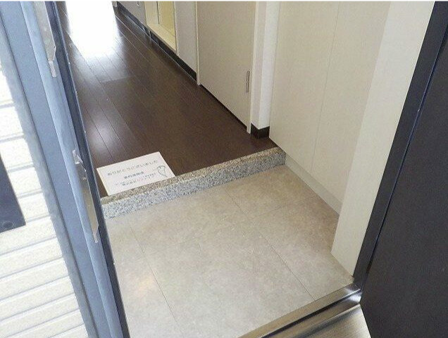 サンテミリオン新中野弐番館の玄関