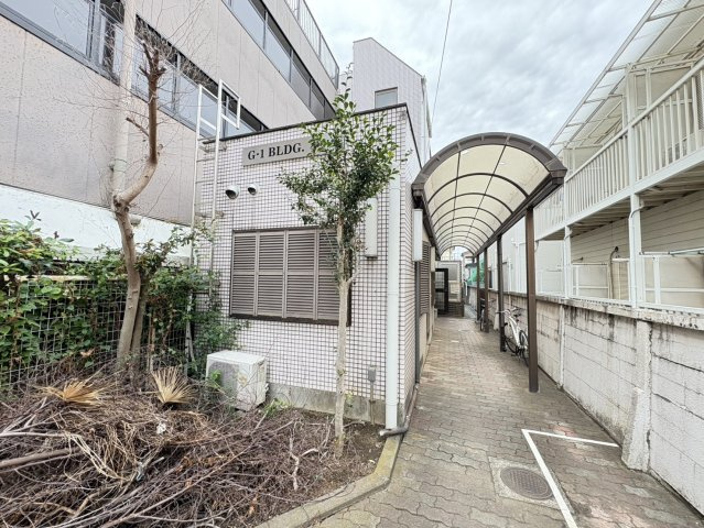 G-1 BLDG.本中山のエントランス