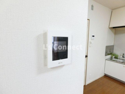 【セキュリティ】 | マンションさもと | 突然の来客もＴＶモニターホンでしっかり確認。