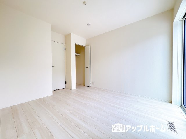 【新築住宅】東松山市石橋 第1期 全4棟の洋室|居室は全室収納あり！たっぷりある収納活用でお部屋もキレイを保てます♪