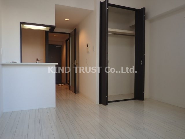 レオンコンフォート新梅田の居間・リビング|ゆったり過ごせる居間です