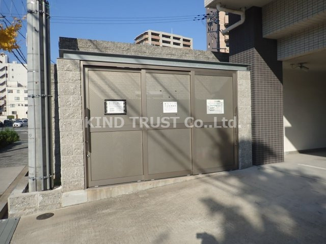 レオンコンフォート新梅田のその他|敷地内ごみ置き場です