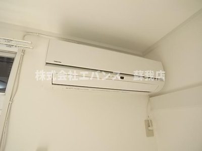 【設備】 | レピュート高岡B | エアコン完備で快適にお過ごしいただけます