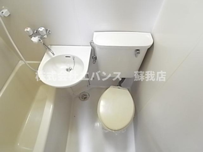 【トイレ】 | レピュート高岡B | コンパクトで使いやすいトイレです