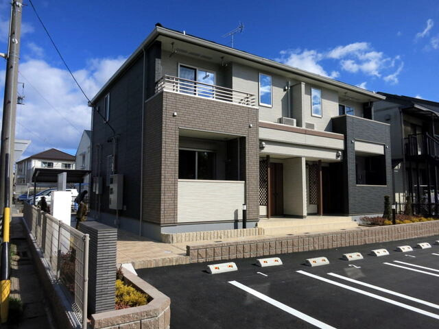 ルイーンズサイド・エレガンスの外観