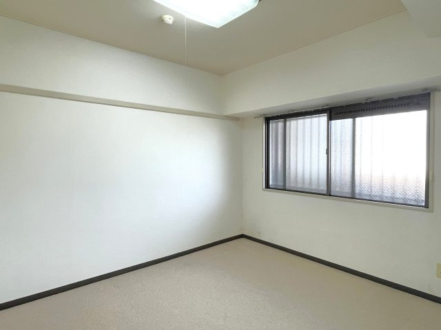 バルミー弥生の洋室