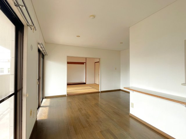 バルミー弥生の居間・リビング