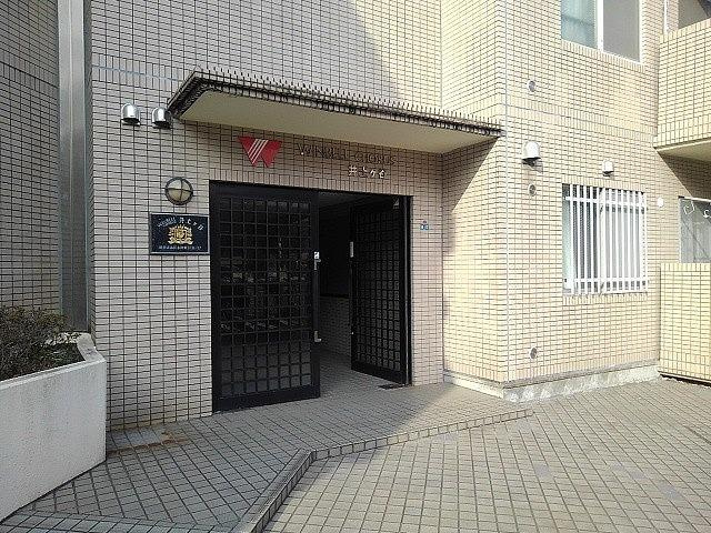 ウインベルコーラス井土ヶ谷のエントランス