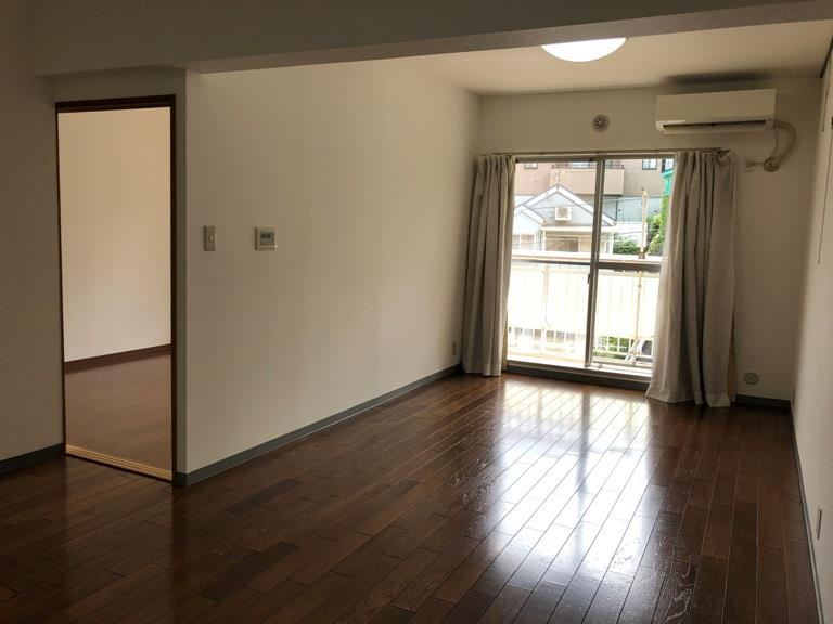 ウインベルコーラス井土ヶ谷の居間・リビング