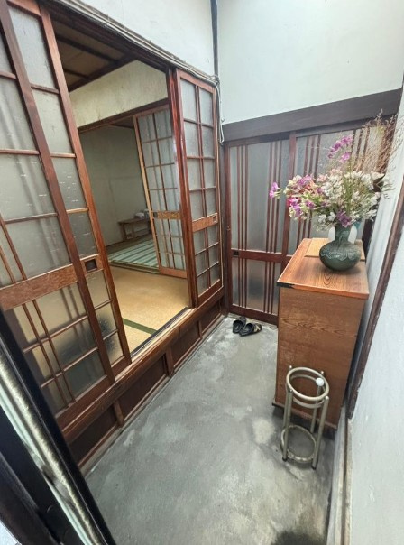 南区八条内田町の玄関