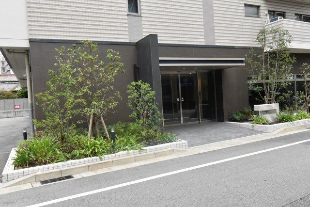 ブランシエスタ西宮のエントランス