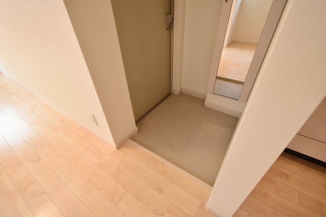 レジデンス西宮呉羽の玄関