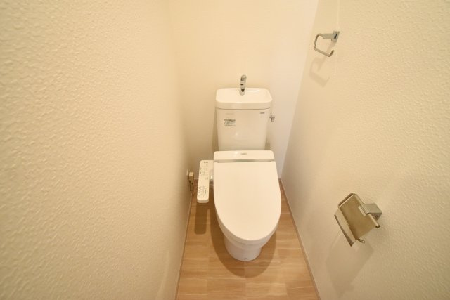 レジデンス西宮呉羽のトイレ