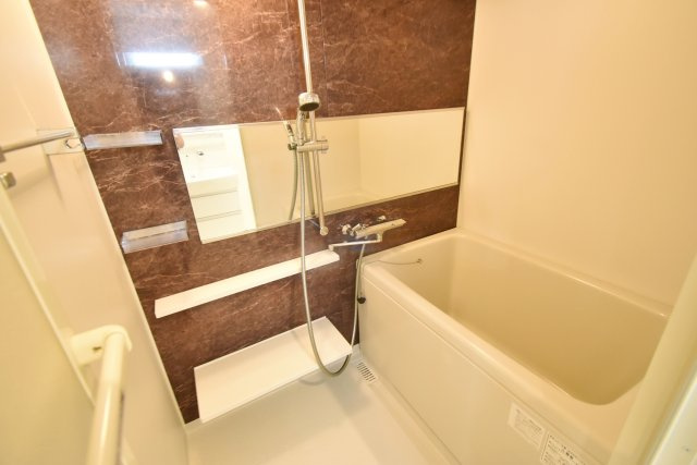 レジデンス西宮呉羽の浴室