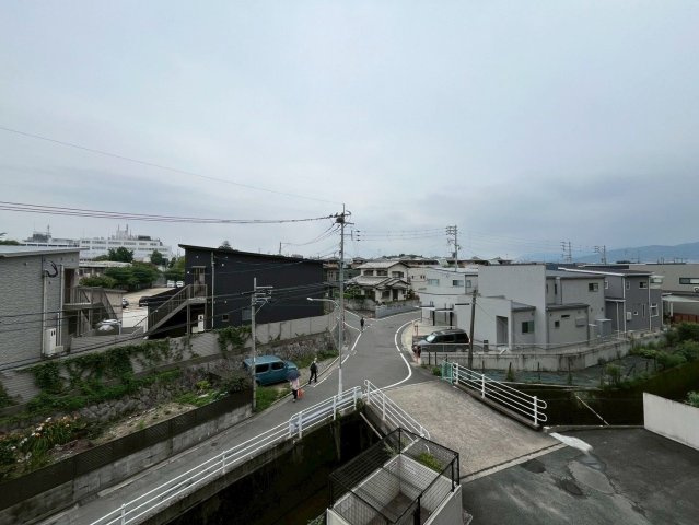 【展望】 | ライオンズマンション筑紫丘西 | 前面はさえぎる高層ビルもなく、美しい青空の眺望が広がります