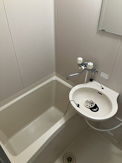 ＬｏｕａｎｇｅーＫｉｃｈｉｊｏｊｉの浴室