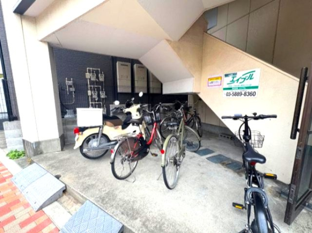 川口ビルのエントランス