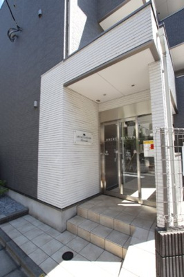 玄関入り口です♪