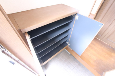 シューズボックス☆彡（リフォーム前のお写真です。）