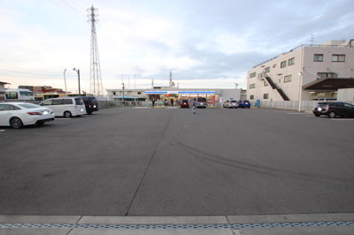 ローソン 大和下鶴間二丁目店　210ｍ