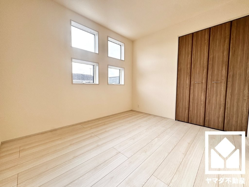 栗東市大橋４丁目　1期　2号棟の洋室