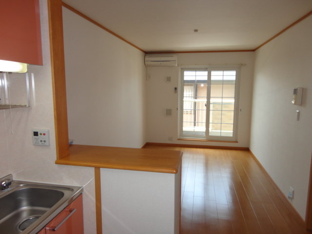 ブリーゼ・Ｆの居間・リビング