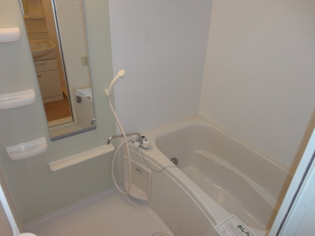 ブリーゼ・Ｆの浴室