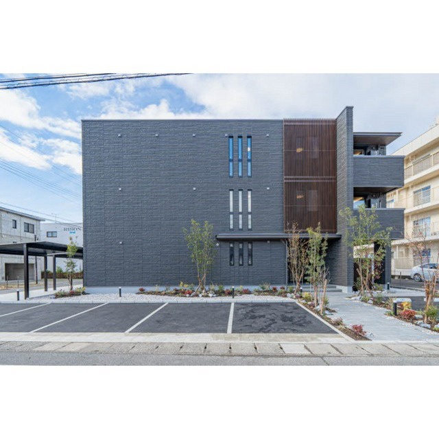 岐阜市長良福江町１丁目の賃貸マンションの駐車場