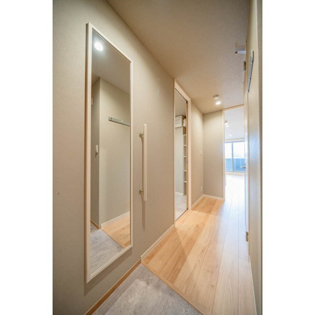 岐阜市長良福江町１丁目の賃貸マンションの玄関