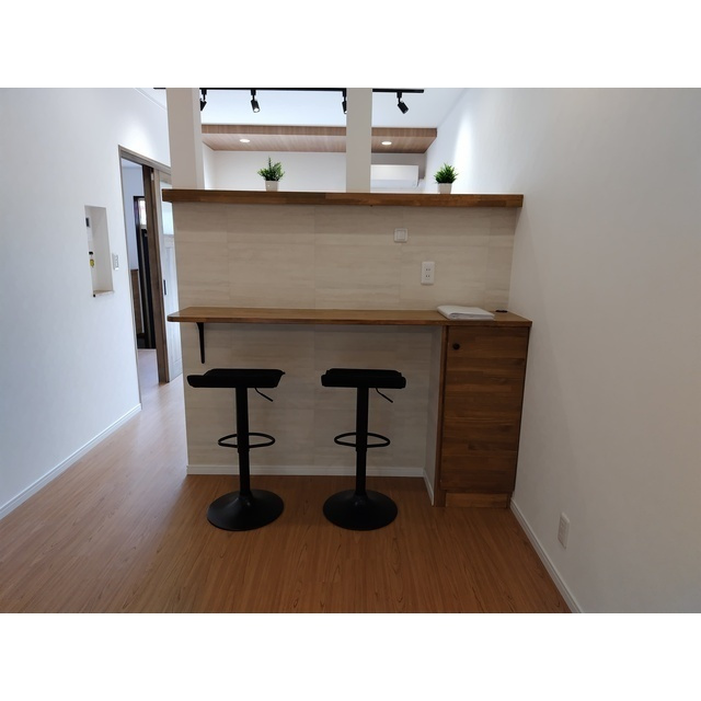 若福町4番6号貸家の居間・リビング