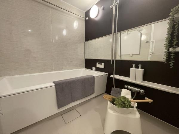 【浴室】 | マンション雪谷テラス | ゆったりとお過ごしいただけるバスルームです。心と身体の疲れを癒してくれる安らぎの空間♪