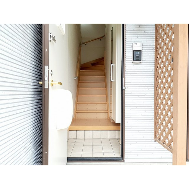 アンジュ　ルミエールの玄関