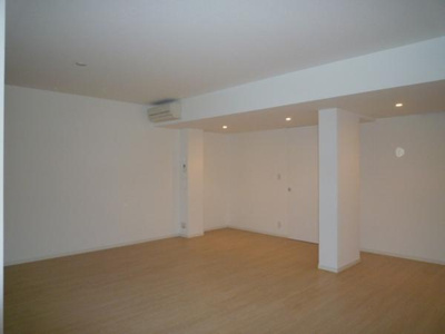 【洋室】 | ストーリア神宮前