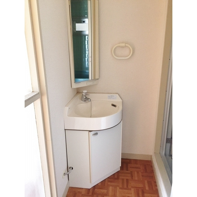 岐阜市加納青藤町２丁目のアパートの洗面所