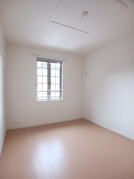 コーポ　フェリーチェの洋室