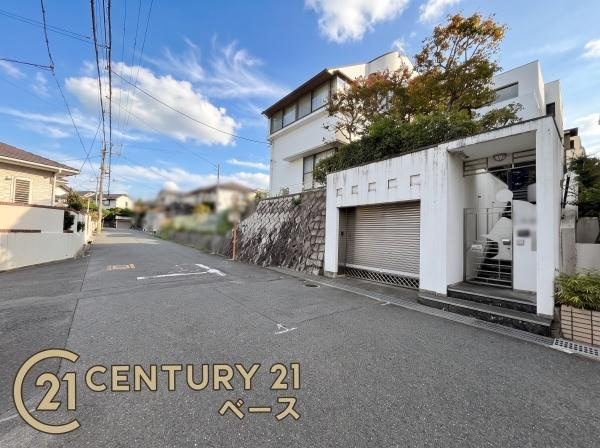 生駒市東生駒１丁目の売地の前面道路含む現地写真|■現地撮影写真■広々とした前面道路で駐車もラクラクだと思います。