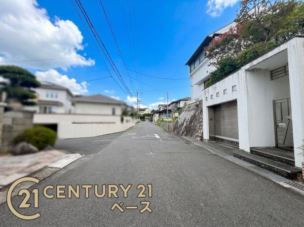 生駒市東生駒１丁目の売地の前面道路含む現地写真|東生駒駅まで徒歩約６分！お気軽にお問合せください！