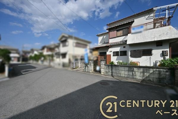 御所市櫛羅　一戸建の前面道路含む現地写真|■現地撮影写真■スーパーなど商業施設が徒歩圏内に近接しています。