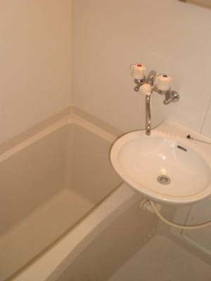 【浴室】 | レオパレスラ　ポム　ウルーズ