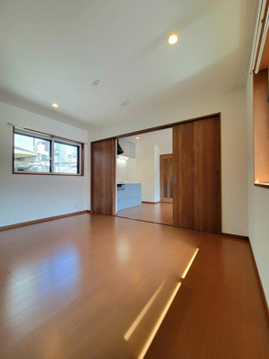 【居間・リビング】 | 海 kai 清水１丁目 | 洋室