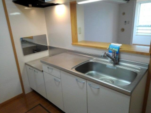 ヴィラ・かたかご　Ⅰのキッチン|お料理しやすいキッチンです