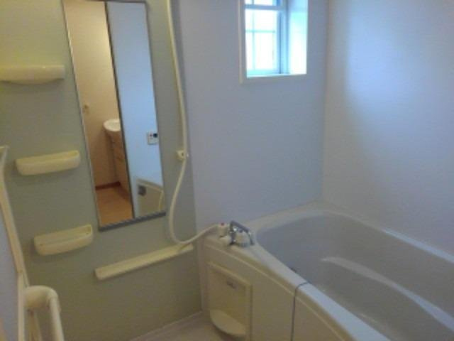 ヴィラ・かたかご　Ⅰの浴室|ゆったり過ごせるお風呂です