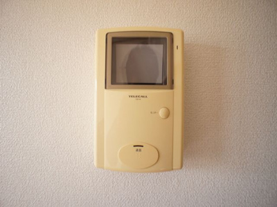 【セキュリティ】 | スッドスピアッツォバイアＡ | 訪問者の確認ができるTVドアホン付きです♪