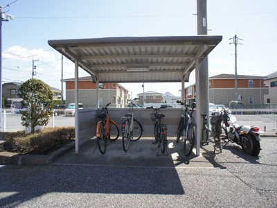 【その他共用部分】 | スッドスピアッツォバイアＡ | 屋根付きの駐輪場があります♪