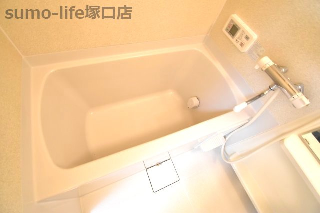 礎の浴室