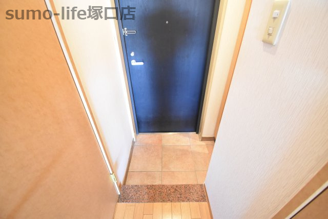 礎の玄関