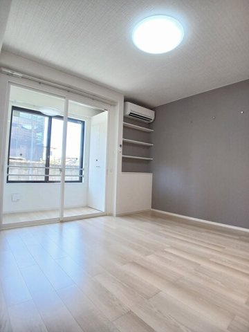 アルバータの内装