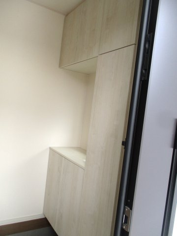 新築分譲住宅北黒田２期の収納|下駄箱の収納量も多いです
