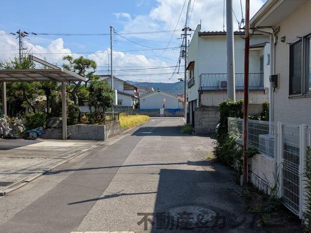 松山市枝松３丁目の売地の前面道路含む現地写真|前面道路含む現地写真です