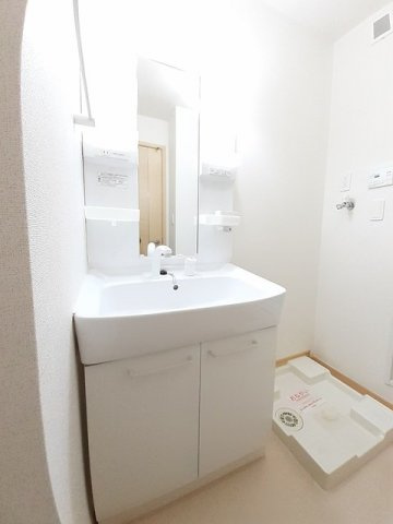 セレブリティ　Ｃの洗面所|忙しい朝には欠かせない洗面所です